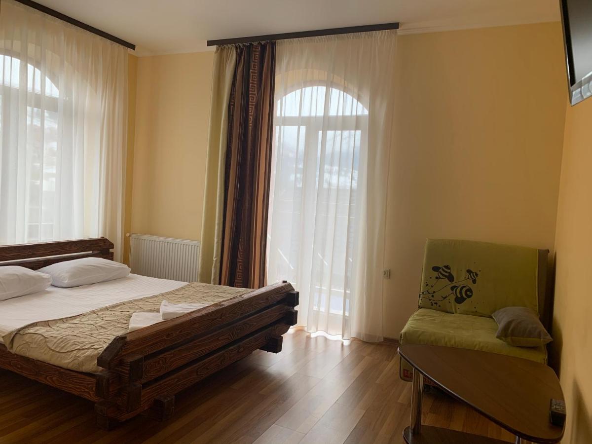 Hotel Kalyna Vorochta Buitenkant foto