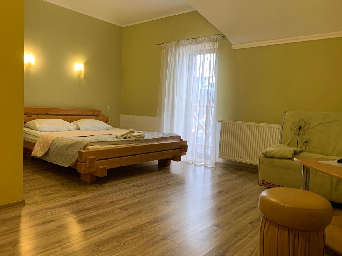 Hotel Kalyna Vorochta Buitenkant foto