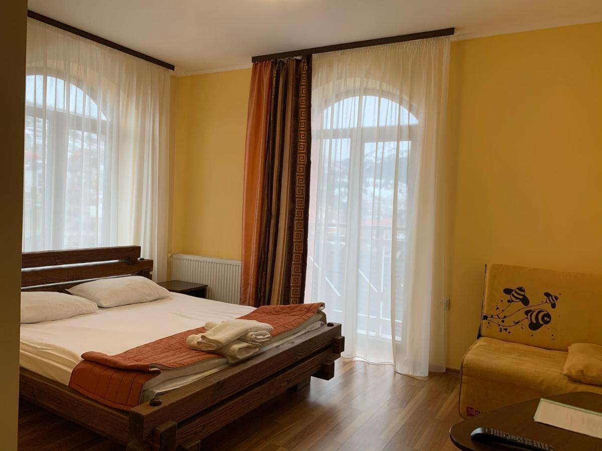 Hotel Kalyna Vorochta Buitenkant foto