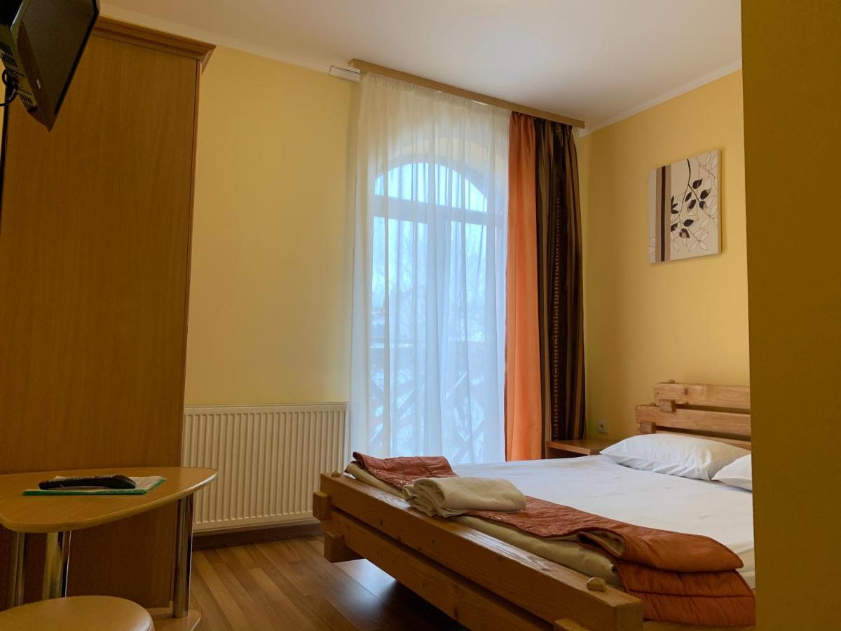 Hotel Kalyna Vorochta Buitenkant foto