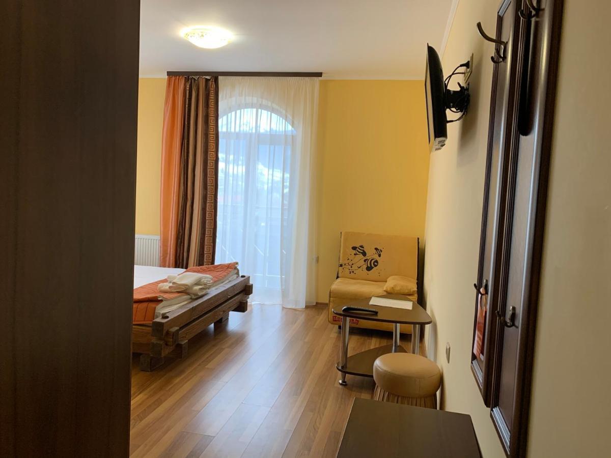 Hotel Kalyna Vorochta Buitenkant foto