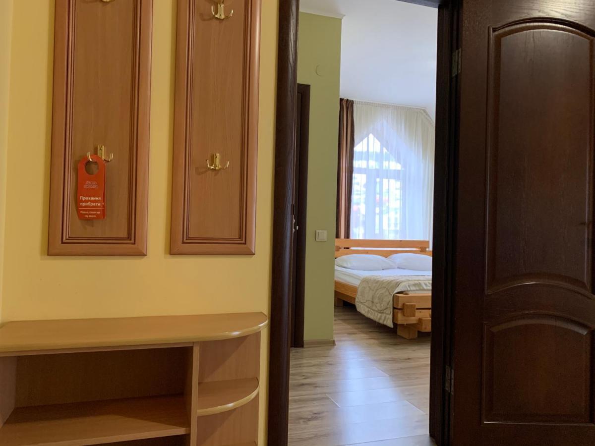 Hotel Kalyna Vorochta Buitenkant foto