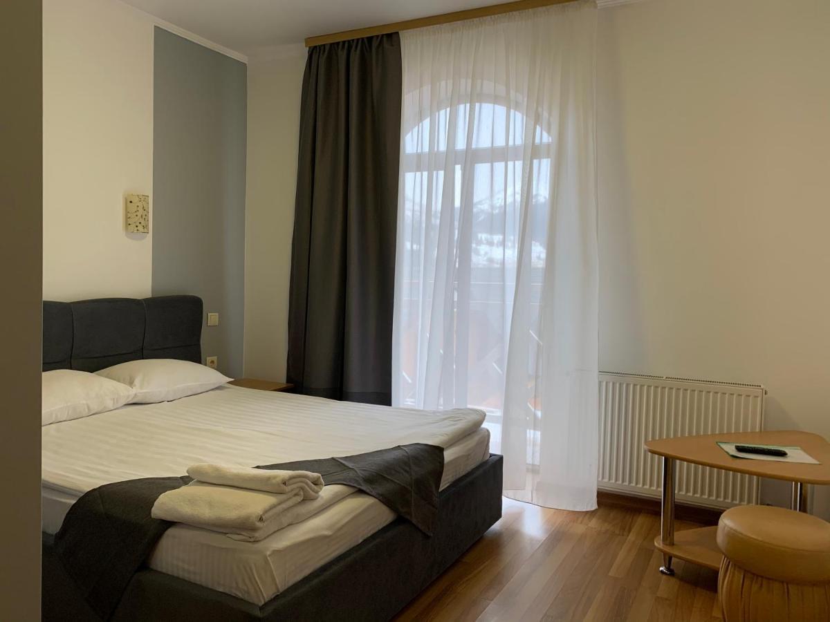 Hotel Kalyna Vorochta Buitenkant foto